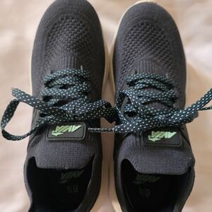 Avia Women’s Running/Training Shoes – Size 6.5 – Black Knit – NWOT Lightweight